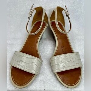 Unisa, cream animal print sandal sz 6 excellent condition